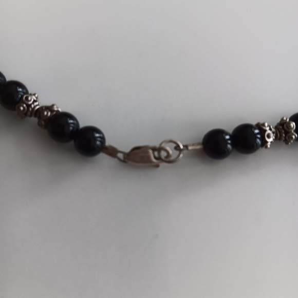 Black Beaded Necklace with Oval Pendant and Silver Setting - Picture 4 of 5